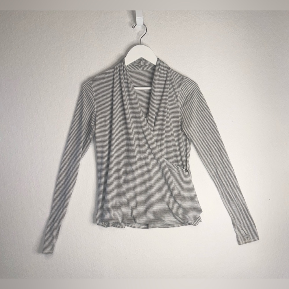Lululemon Radiant Long Sleeve Top Hyper Stripe Heathered Medium Grey, Size 8